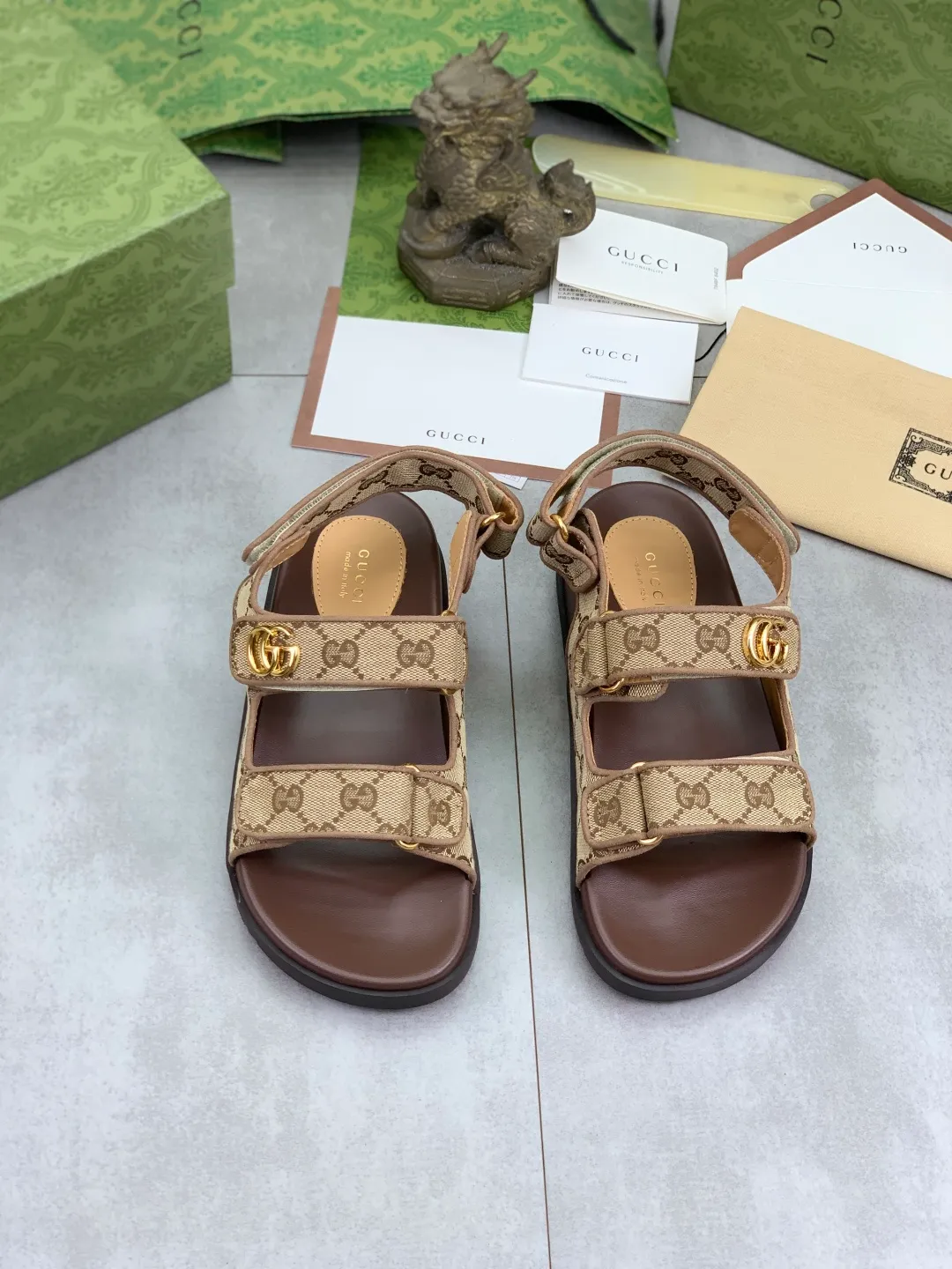Men's Men's Shoes 💰P460💰【New Style】High Version 🎁🎁🎁 GUCCI New Year of the Snake casual slippers, original official website, perfect workmanship, transmitting a kind of noble luxury, sublimating its definition of luxury in Gucci's high-end extraordinary craftsmanship. Original Gucci double G combination outsole, code number: 35-45, complete package